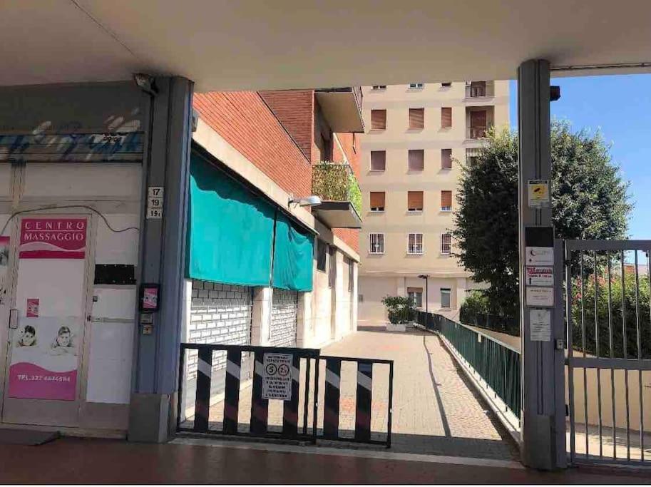 Splendido Appartamento In Zona Fiera A Bolonha Exterior foto