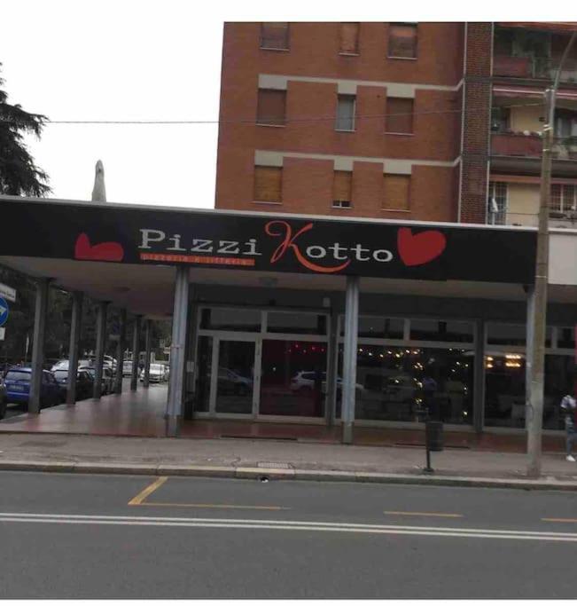 Splendido Appartamento In Zona Fiera A Bolonha Exterior foto
